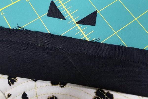 Magic circle table runner