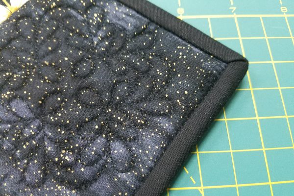 Grecian Square Wall Hanging tutorial - Binding right side