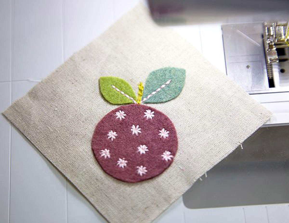 Handmade felt pincushion tutorial