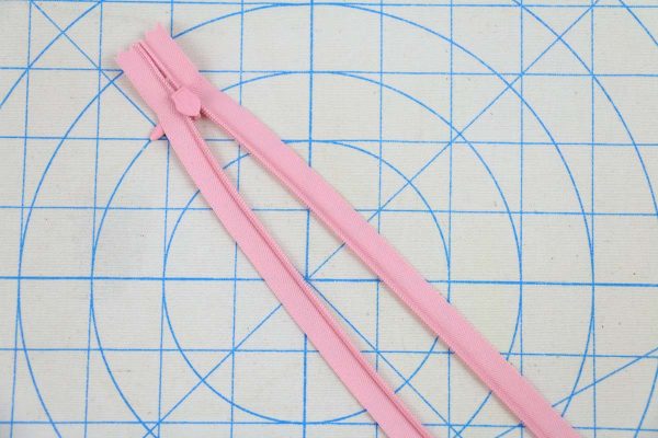  Step 9, Attaching the invisible zipper