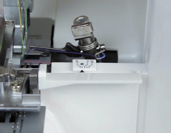 Overlocker Threading - cutting width indicator