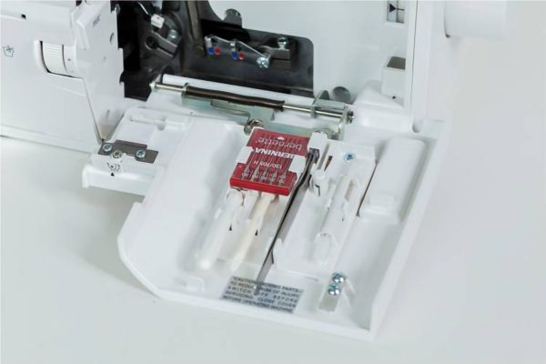 Overlocker Threading - looper door