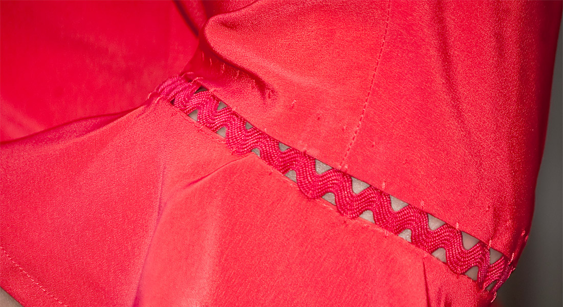How to sew floating rick rack