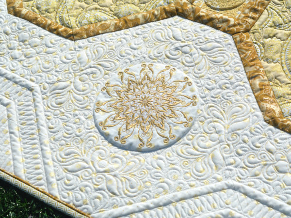 BERNINA_125_Anniversary-quilt-along_side_border_embroideries