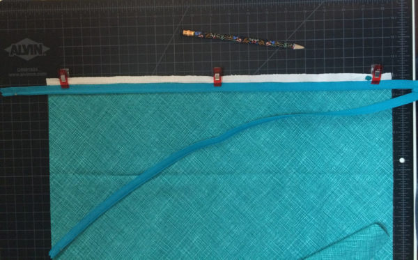 BERNINA_L_460_Multi-purpose_Foot_zipper_install_1