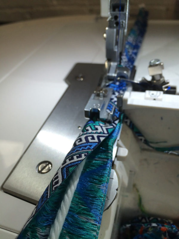 BERNINA_L_460_Multi-purpose_Foot_sewing_piping