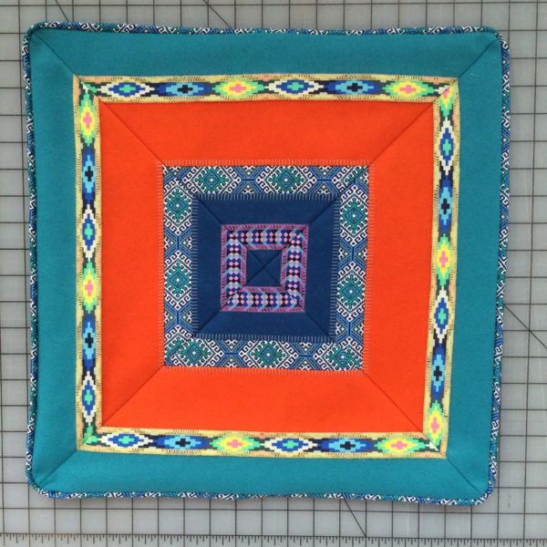 BERNINA_L_460_Multi-purpose_Foot_finished pillow