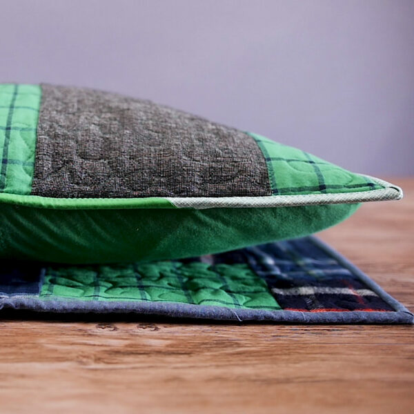 speedy_binding_with_an_overlocker_sew_second_side_finished_project