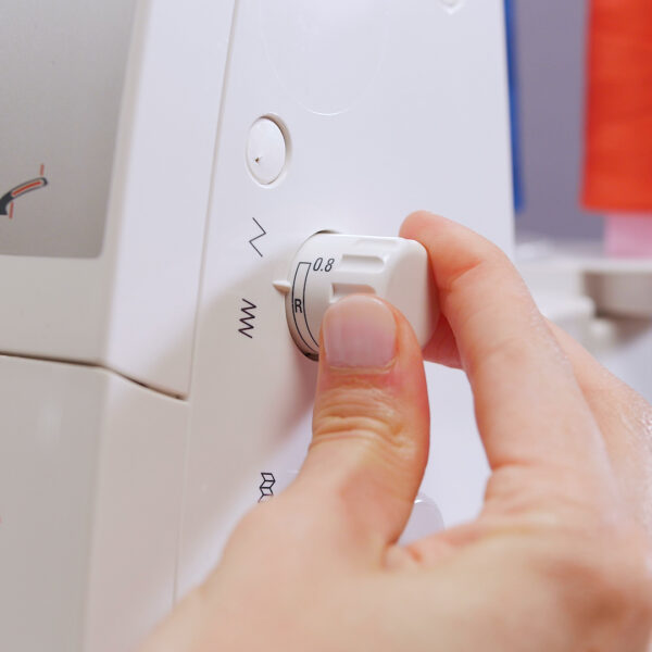 3_Threads_3_Ways_stitch_length_knob