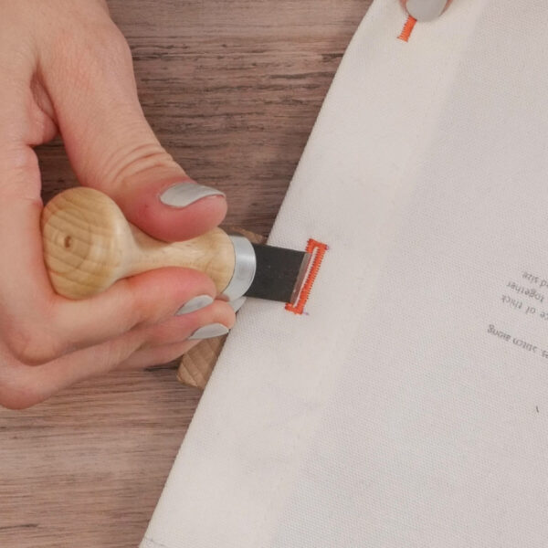 Buttonhole_buttonhole_cutter