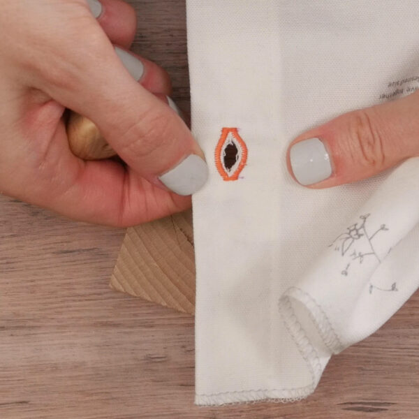Buttonholes_buttonhole_cut_open