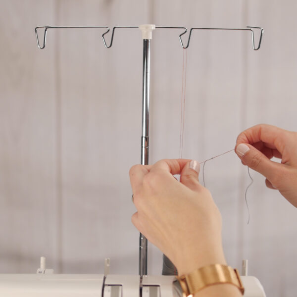 DIY_Wire-edged_Ribbon_tie_on_threading