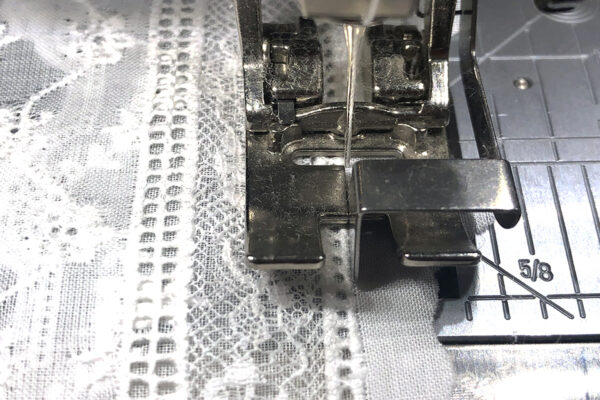 Heirloom_Sewing_Entreduex_to_Fabric