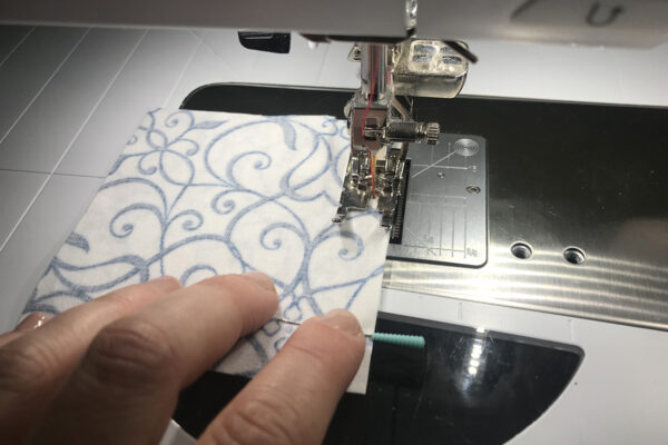 Stardust quilt-along - watch the edge of the foot