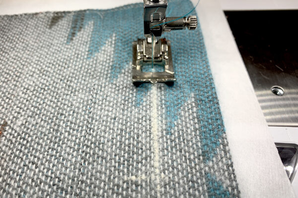 Manual_Buttonholes_begin_buttonhole