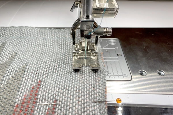 Manual_Buttonholes_seam_together