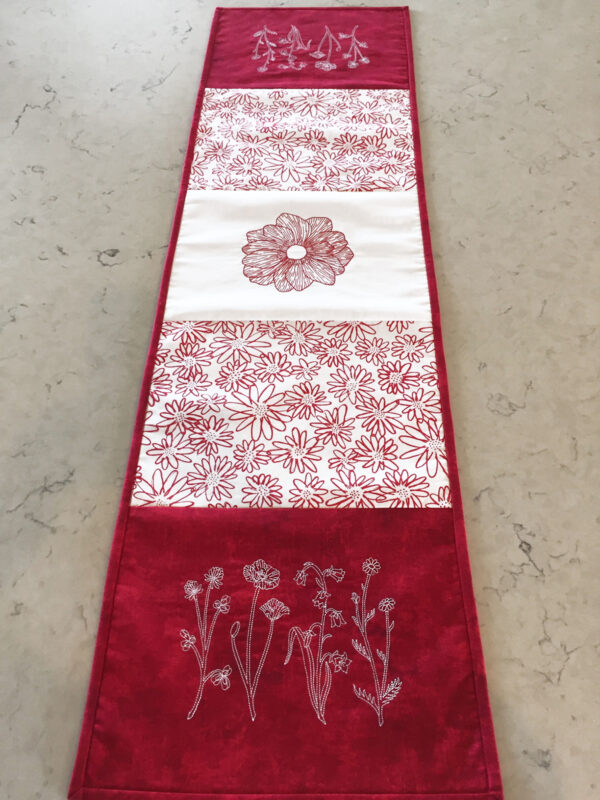 redwork_embroidery_finished_tablerunner