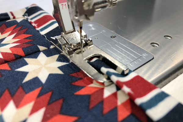 Modern_Heart_Table_Runner_Binding