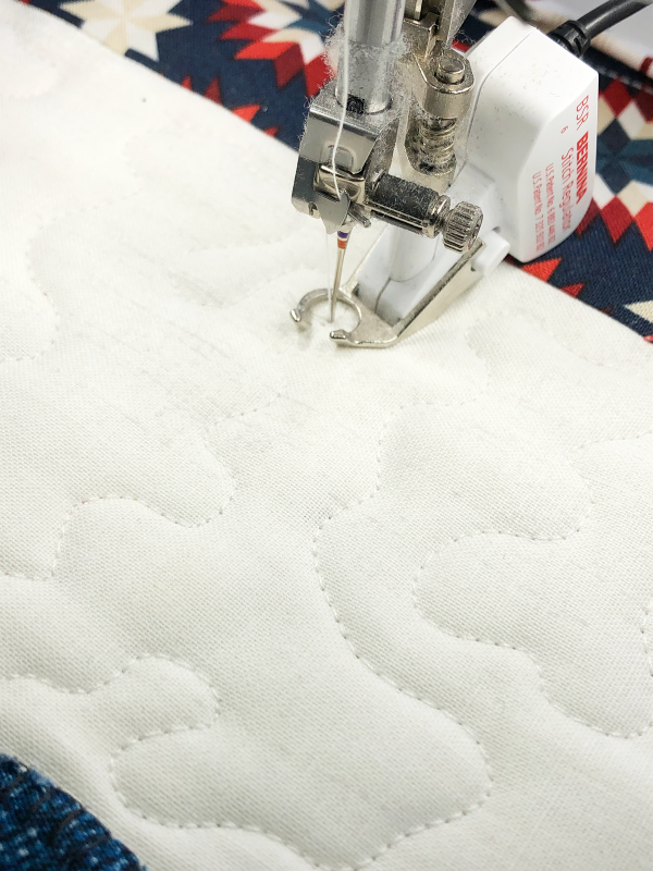 Modern_Heart_Table_Runner_Quilting