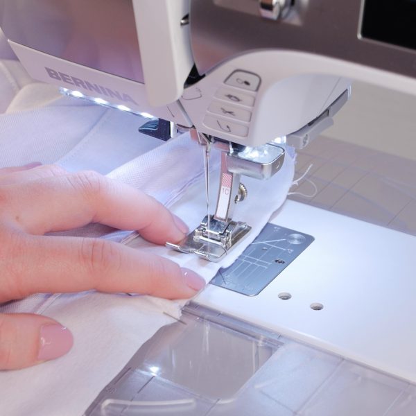 Garment_Sew-along_Part_6_Collars_sewing_collar_stand_to_shirt