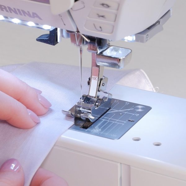 Garment_Sew-along_Part_7_Cuffs_edgestitching_cuff_edge
