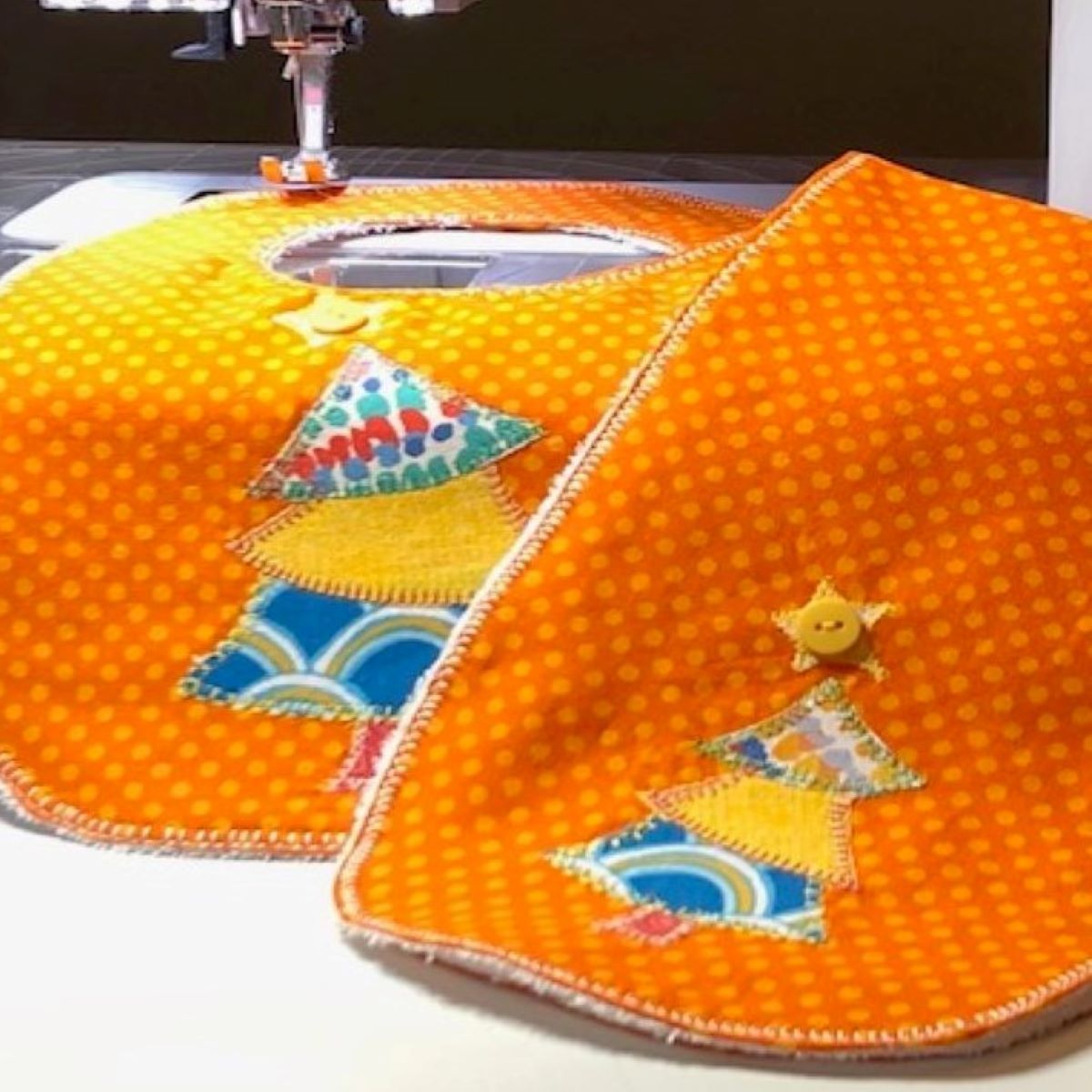 Appliqued Bib Burp Cloth Set Tutorial: completed project