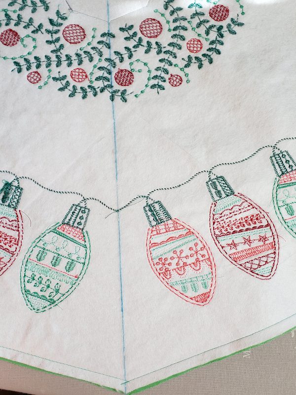 Octagon Tree Skirt - Holiday_Stitches_82023_23_Mark_BERNINA_WeAllSew_Blog_1200x1600px