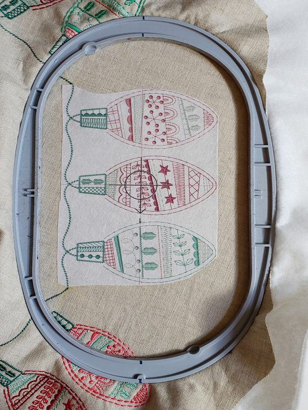 Octagon Tree Skirt - Holiday_Stitches_82023_27_A2_BERNINA_WeAllSew_Blog_1200x1600px
