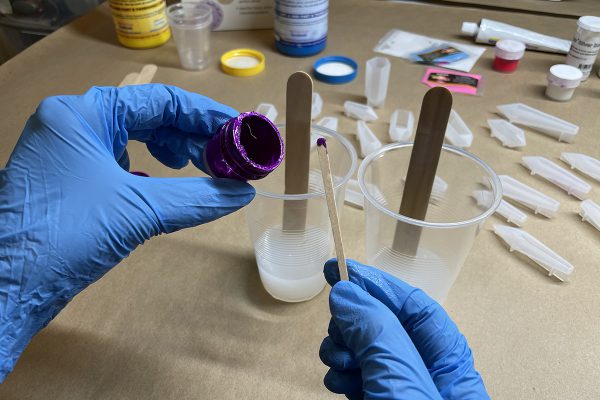 Silicone Embellishments: Add Pigment to the silicone crystals