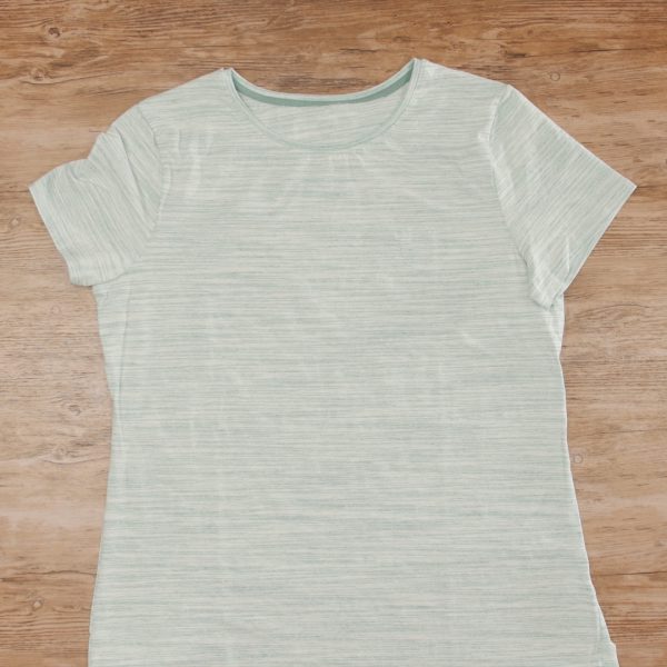 MTC_Crew_Neck_to_V_Neck_01_Crew_neck_shirt_BERNINA_WeAllSew_Blog_1080x1080px