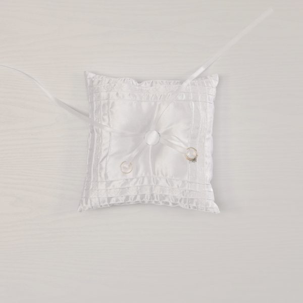 MTC_Ring_Bearer_Pillow_Spare_beauty_shot_BERNINA_WeAllSew_Blog_1080x1080px
