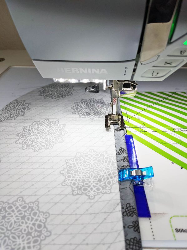 Wall Organizer Tutorial BERNINA 1200 x 1600_Sewing the Blind Hem Stitch