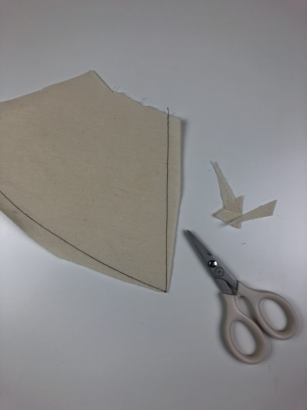 Detachable Collar Tutorial: trimming the fabric for a sharp point