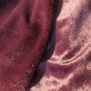 Fear_No_Fabric_Velvet_02_Velvet_BERNINA_WeAllSew_Blog_300x300px