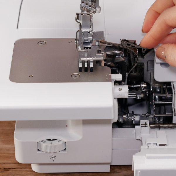 MTC_Flatlock_Blanket_12B_Disengage_Upper_Looper_BERNINA_WeAllSew_Blog_1080x1080px