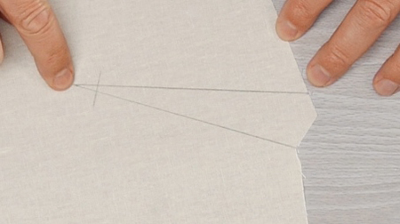 MTC_Sewing_A_Dart_02_Mark_Dart_BERNINA_WeAllSew_Blog_450x252px