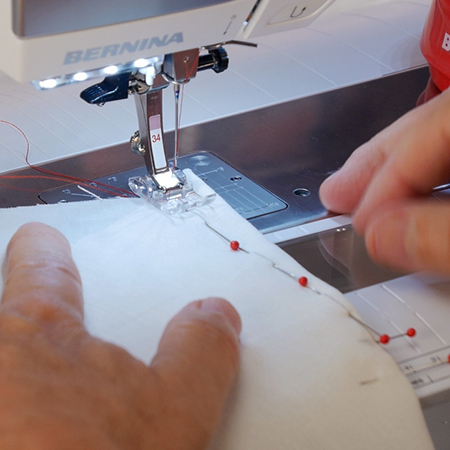 MTC_Sewing_A_Dart_06_Secure_start_near_the_Edge_BERNINA_WeAllSew_Blog_450x450px