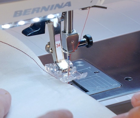 MTC_Sewing_A_Dart_08_Edgestitch_Past_the_Point_BERNINA_WeAllSew_Blog_450x380px