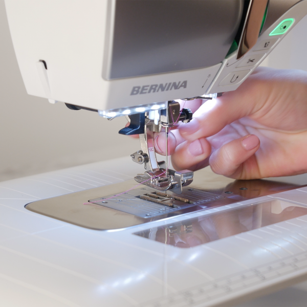 Made_To_Create_3_Ways_Edgestitch_05_Edgestitch_foot_10C_BERNINA_WeAllSew_Blog_1080x1080px