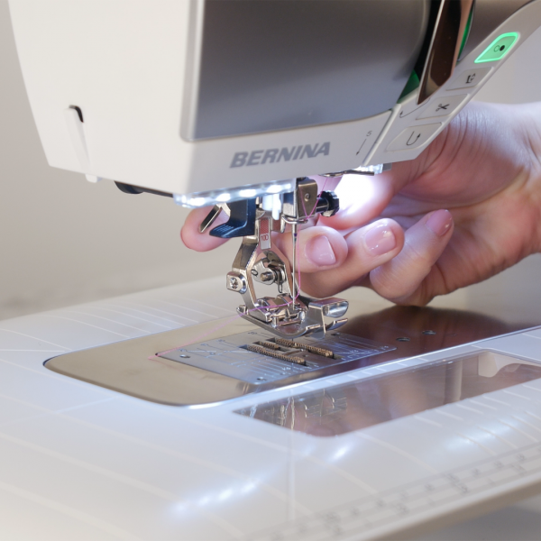 Made_To_Create_3_Ways_Edgestitch_09_Edgestitch_foot_10D_BERNINA_WeAllSew_Blog_1080x1080px