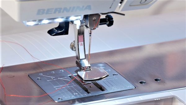 MTC_3_Ways_Gathering_01_Gathering_Foot_#16_on_machine_BERNINA_WeAllSew_Blog_900x506px