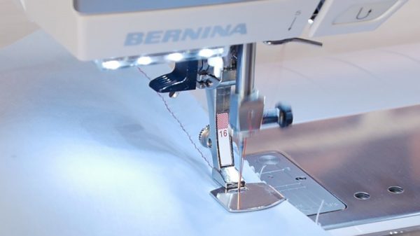 MTC_3_Ways_Gathering_06_Joining_to_flat_layer_BERNINA_WeAllSew_Blog_900x506px