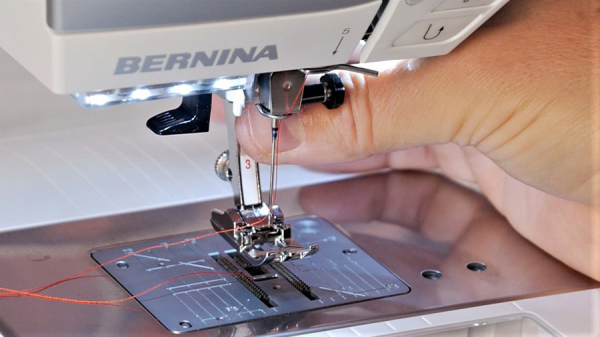 MTC_3_Ways_Gathering_14_Buttonhole_Foot_3_3C_for_gathering_over_cords_BERNINA_WeAllSew_Blog_900x506px