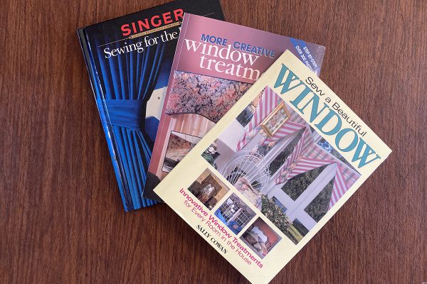 Beginners_Guide_Valance_03_Curtain_books_BERNINA_WeAllSew_Blog_1200x800px