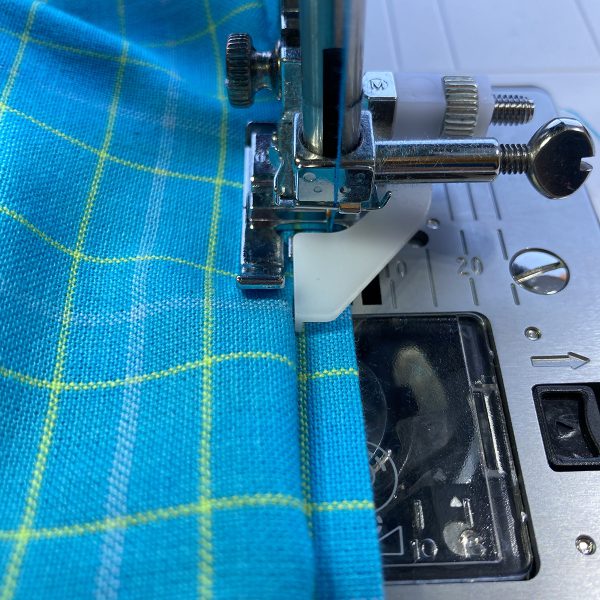 Beginners_Guide_Valance_13_Sewing_blindhem_BERNINA_WeAllSew_Blog_1200x1200px