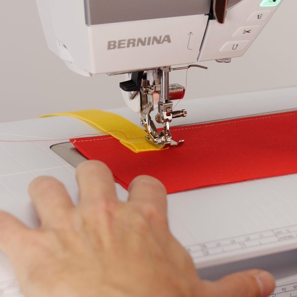 MTC_Jeans_Foot_#8_08_Uneven_Layers_BERNINA_WeAllSew_Blog 1080x1080px