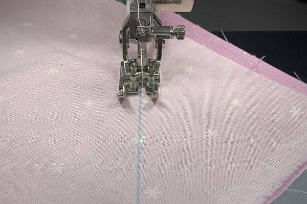 Stay_Gold_QAL_4th_Post_11_Scant_Seam_BERNINA_WeAllSew_Blog_1200x800px