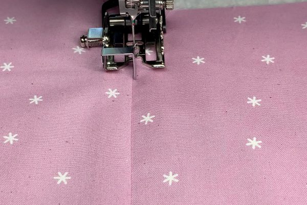 Stay Gold QAL_#5_Post_06_Seams_Pressed_to_Side_BERNINA_WeAllSew_Blog_1200x800px
