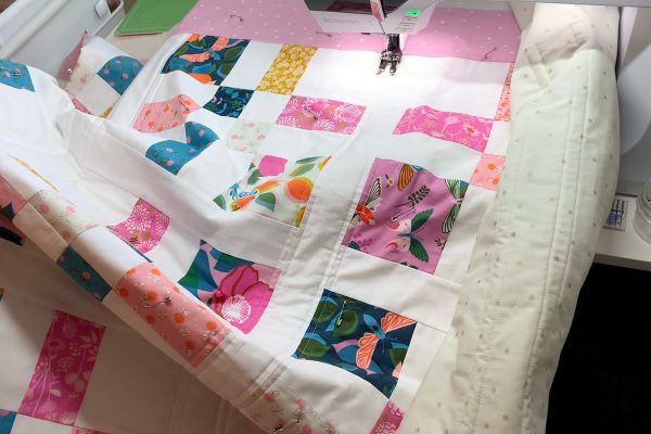 Stay Gold QAL_#5_Post_08_Position_Quilt_BERNINA_WeAllSew_Blog_1200x800px