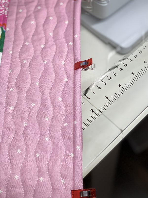 Stay Gold QAL_#6_Post_19_Binding_Clipped_BERNINA_WeAllSew_Blog_1200x1600px